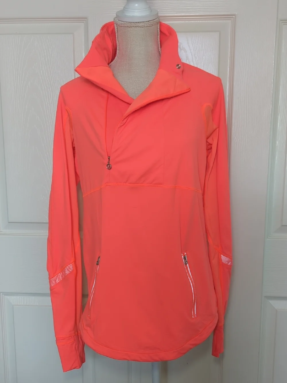 Lululemon Run Reflect Pullover in Light Flare